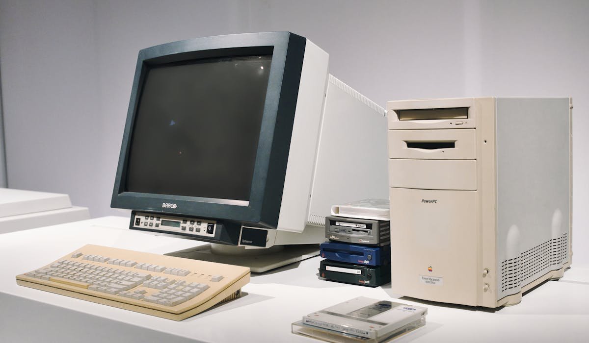 Computer BIOS setup screen - how to disable Secure Boot for dual boot