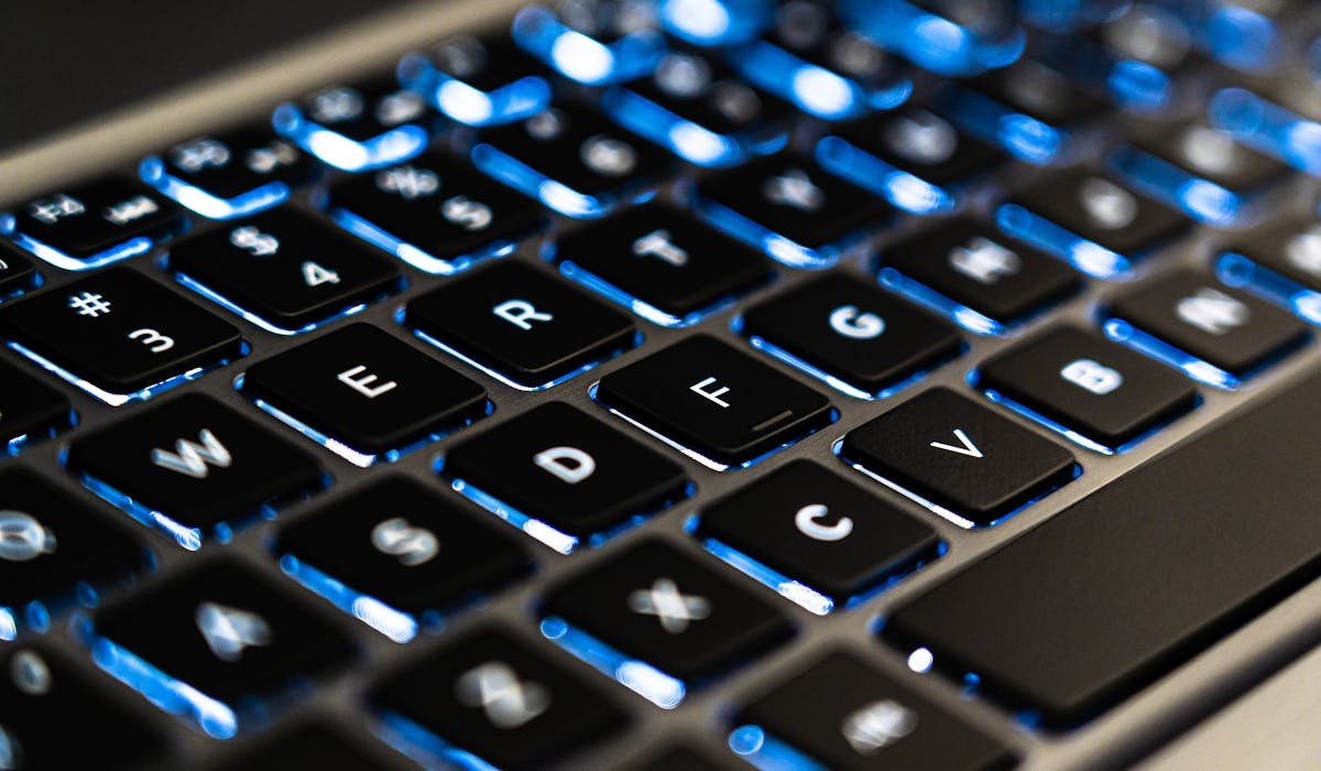 Laptop keyboard close-up - how to change keyboard language layout