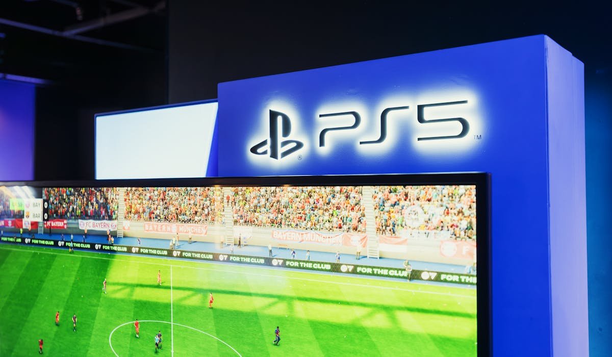 PlayStation 5 console with controller - how to turn off PS5 properly